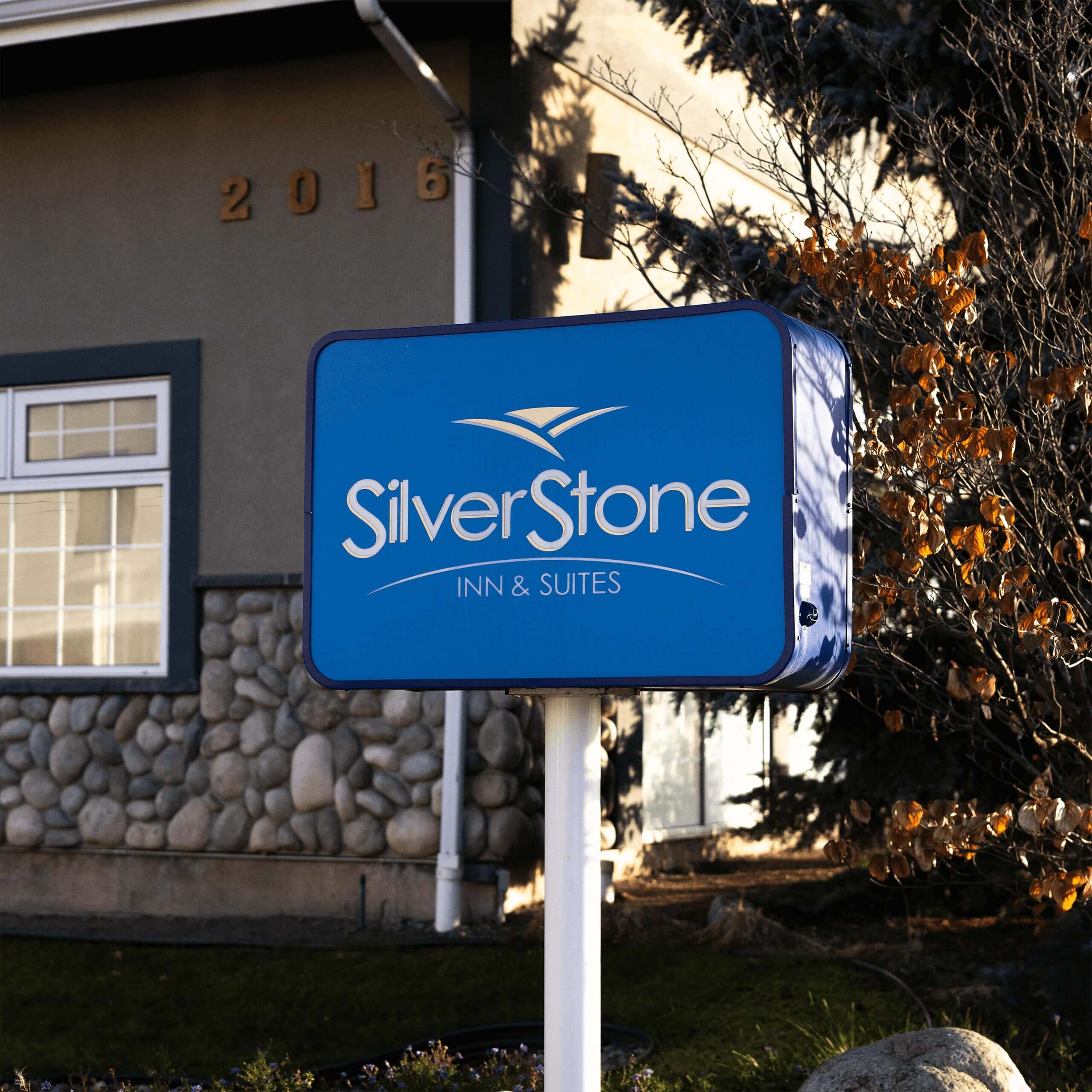 The signage of a SilverStone Inn Hotel.