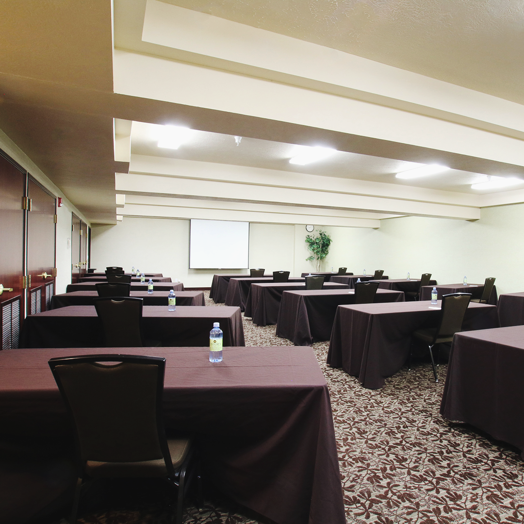 Oxford Suites Spokane Valley conference space